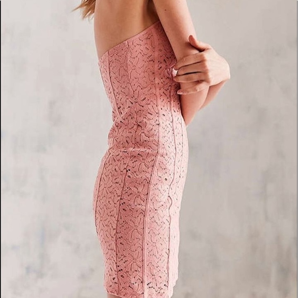 NWT Urban Outfitters Strapless Pink Lace Dress - Picture 3 of 5